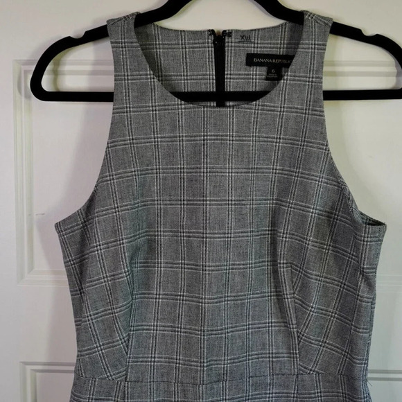 Banana Republic Plaid Stretch Racer-Neck Sheath Dress Size 6 - Picture 4 of 6